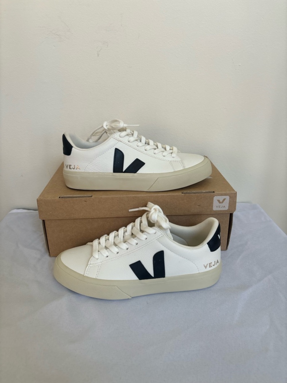 Veja Campo Leather Extra White/Black Size 5 Womens Sneakers Eu36
